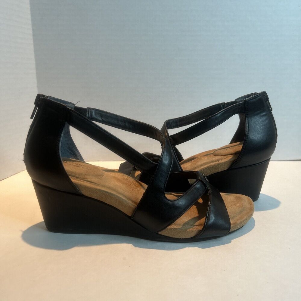 Giani Bernini Camdenn Wedge Heels. Women’s Size 9M. Open Toe. Zip Closure.
